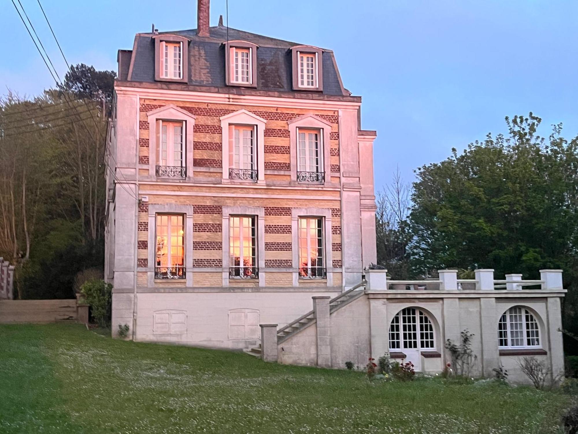 Suite Avec Grande Terrasse Et Parc - Gite Classe 4 Etoiles Etretat Luaran gambar