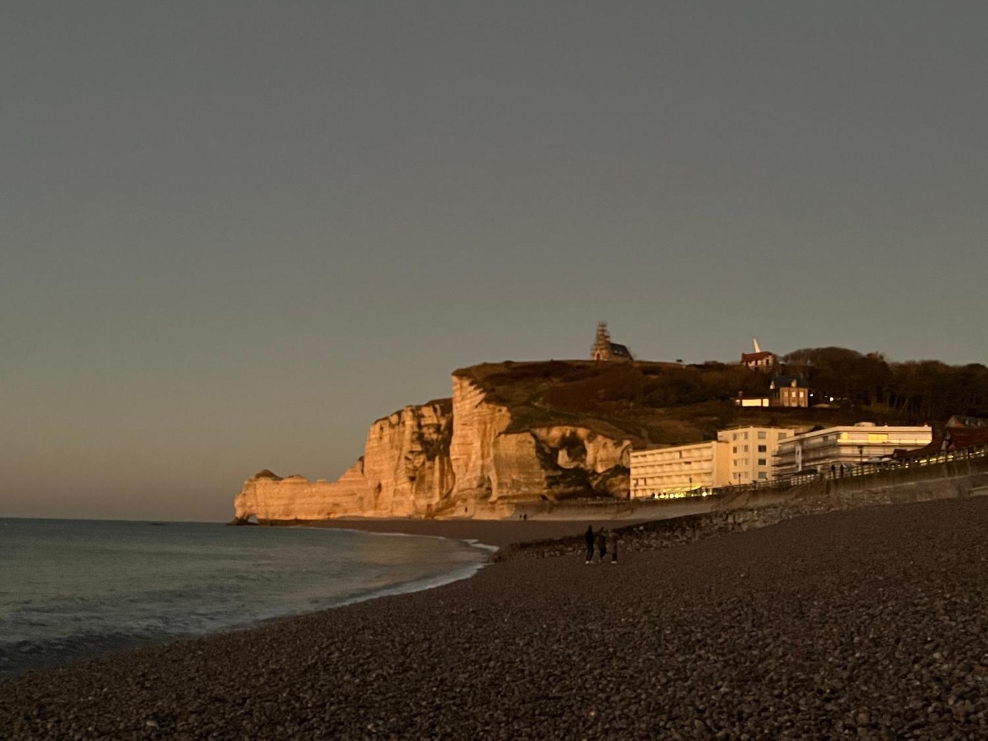 Suite Avec Grande Terrasse Et Parc - Gite Classe 4 Etoiles Etretat Luaran gambar